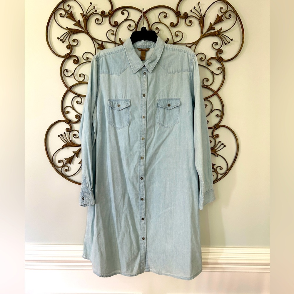 Bit And Bridle Blue Chambray Button Front Shirt D… - image 1